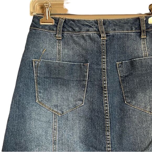 Front button denim skirt. Size 0 - Picture 6 of 7